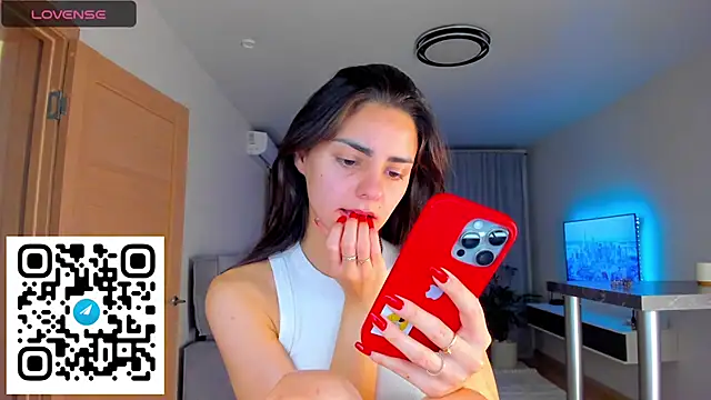 Snapshot of EmiliaZen chatting on November 9, 2025, 4:49 pm EmiliaZen online show from November 9, 2025, 4:49 pm