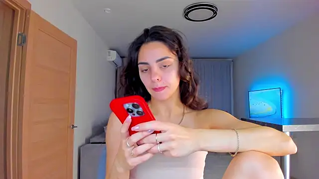 Snapshot of EmiliaZen chatting on November 16, 2025, 2:22 pm EmiliaZen online show from November 16, 2025, 2:22 pm