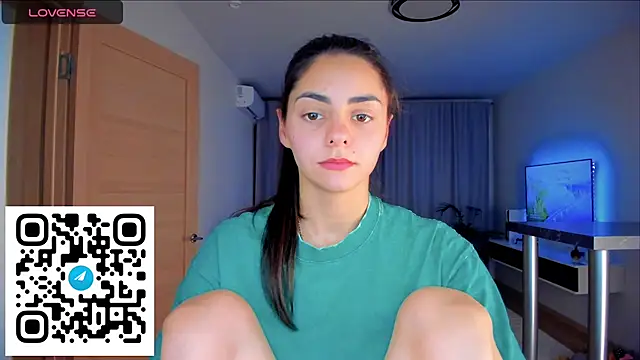 Snapshot of EmiliaZen chatting on November 20, 2025, 6:18 pm EmiliaZen online show from November 20, 2025, 6:18 pm