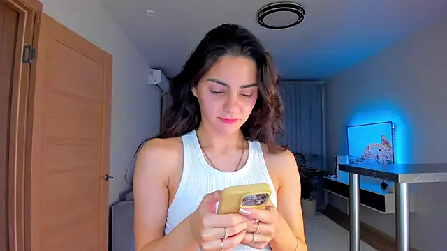 Snapshot of EmiliaZen chatting on November 21, 2025, 5:55 pm EmiliaZen online show from November 21, 2025, 5:55 pm