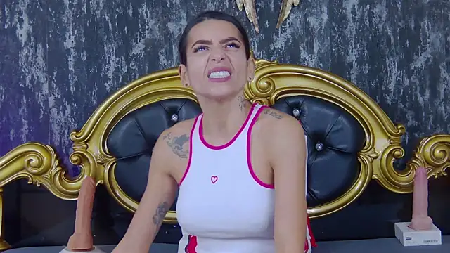 Snapshot of PlayfulShow chatting on February 6, 2025, 3:31 pm PlayfulShow online show from February 6, 2025, 3:31 pm