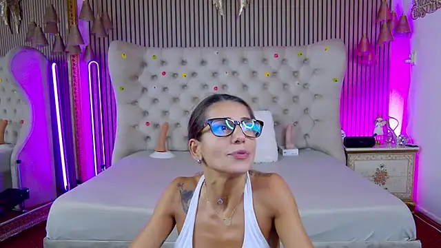 Snapshot of PlayfulShow chatting on September 14, 2025, 8:46 am PlayfulShow online show from September 14, 2025, 8:46 am