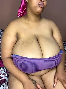 Snapshot of NonoGotBoobies chatting on October 19, 2025, 12:22 am NonoGotBoobies online show from October 19, 2025, 12:22 am