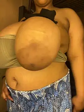 Snapshot of NonoGotBoobies chatting on November 17, 2025, 8:20 am NonoGotBoobies online show from November 17, 2025, 8:20 am