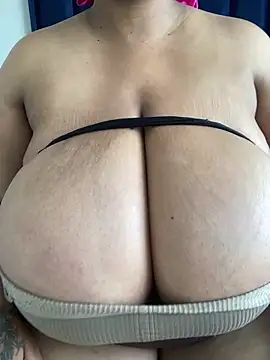 Snapshot of NonoGotBoobies chatting on May 31, 2026, 10:00 am NonoGotBoobies online show from May 31, 2026, 10:00 am