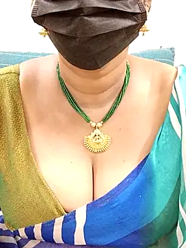 Snapshot of niiveditha chatting on February 17, 2025, 7:53 pm niiveditha online show from February 17, 2025, 7:53 pm