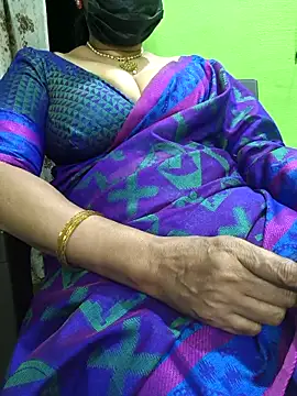 Snapshot of niiveditha chatting on November 16, 2025, 1:17 pm niiveditha online show from November 16, 2025, 1:17 pm