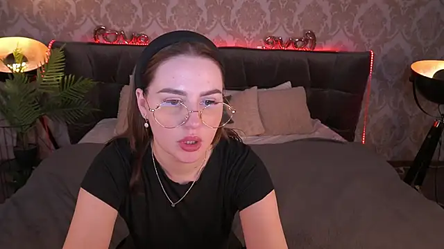 Snapshot of DivineJass chatting on February 27, 2025, 3:25 am DivineJass online show from February 27, 2025, 3:25 am