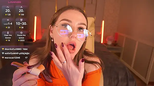 Snapshot of DivineJass chatting on March 11, 2025, 4:32 am DivineJass online show from March 11, 2025, 4:32 am