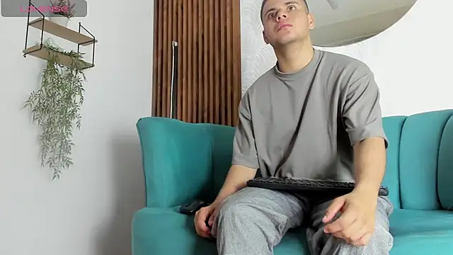 Sebastian Phoenix online show from February 17, 2025, 11:44 am