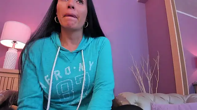 Snapshot of scarlet_edwars chatting on March 7, 2025, 6:33 pm scarlet edwars online show from March 7, 2025, 6:33 pm