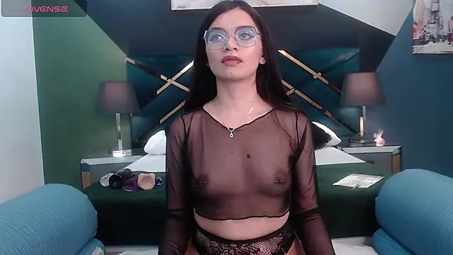 Snapshot of Emerald_gh chatting on February 11, 2025, 2:57 am Emerald gh online show from February 11, 2025, 2:57 am