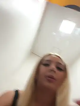 hotamanda01 online show from February 1, 2026, 6:17 pm