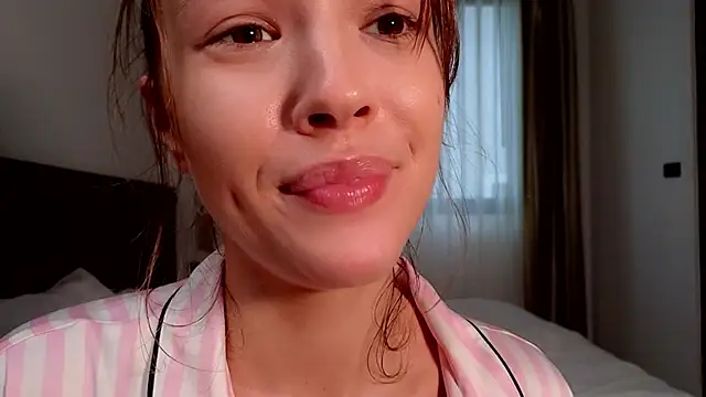 Snapshot of DemiDee chatting on October 29, 2025, 10:06 am DemiDee online show from October 29, 2025, 10:06 am