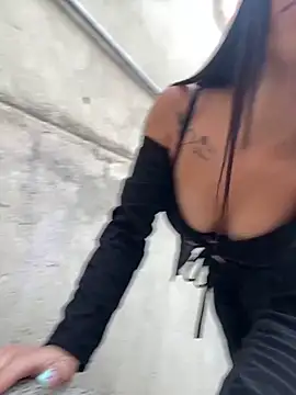 Snapshot of Laura-Khalifa chatting on February 11, 2025, 10:28 pm Laura-Khalifa online show from February 11, 2025, 10:28 pm