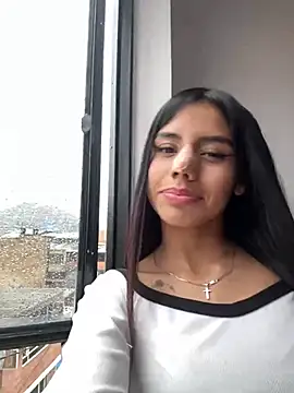 Snapshot of Laura-Khalifa chatting on February 13, 2025, 9:06 pm Laura-Khalifa online show from February 13, 2025, 9:06 pm