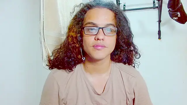 Snapshot of Diane_blossom chatting on February 15, 2025, 6:23 pm Diane blossom online show from February 15, 2025, 6:23 pm