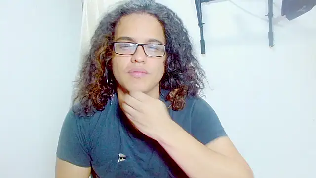 Snapshot of Diane_blossom chatting on February 25, 2025, 5:47 pm Diane blossom online show from February 25, 2025, 5:47 pm