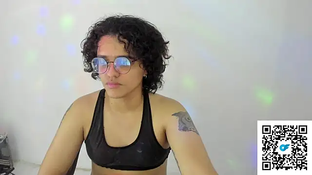 Snapshot of Diane_blossom chatting on November 13, 2025, 6:29 pm Diane blossom online show from November 13, 2025, 6:29 pm