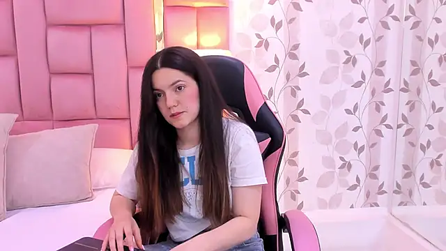 ArianaFranco online show from December 13, 2025, 9:53 pm