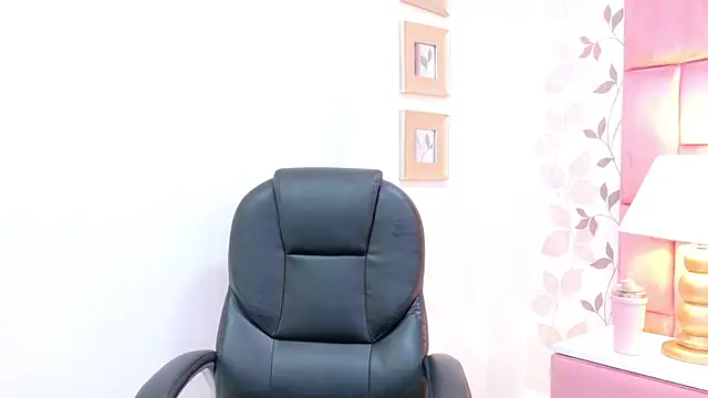 Snapshot of ArianaFranco chatting on May 7, 2026, 1:38 pm ArianaFranco online show from May 7, 2026, 1:38 pm