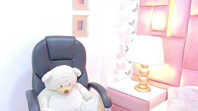 Snapshot of ArianaFranco chatting on May 20, 2026, 1:50 pm ArianaFranco online show from May 20, 2026, 1:50 pm