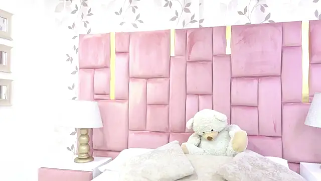 Snapshot of ArianaFranco chatting on June 5, 2026, 8:58 pm ArianaFranco online show from June 5, 2026, 8:58 pm