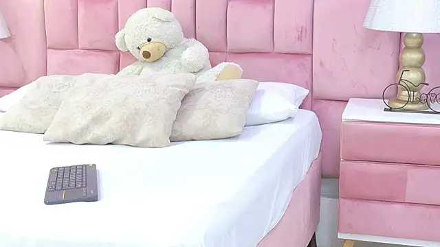 Snapshot of ArianaFranco chatting on July 15, 2026, 12:54 pm ArianaFranco online show from July 15, 2026, 12:54 pm
