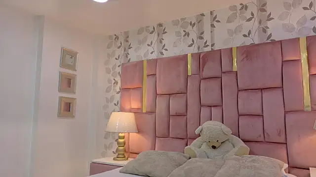 Snapshot of ArianaFranco chatting on July 21, 2026, 1:13 pm ArianaFranco online show from July 21, 2026, 1:13 pm