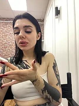 MaeveMoon online show from October 30, 2025, 4:14 am