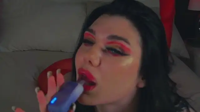 MaeveMoon online show from January 11, 2026, 6:35 pm