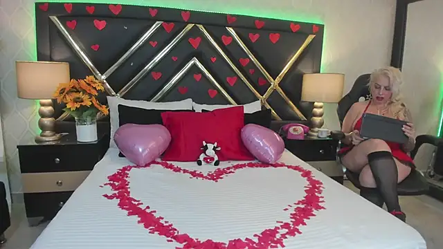 SophieWinsloow online show from February 14, 2025, 12:57 pm