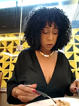 dianagolley420 online show from April 1, 2026, 6:05 pm