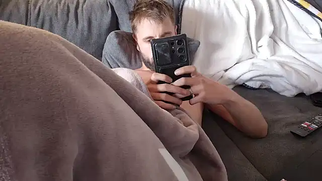 Snapshot of ademandjulia chatting on October 30, 2025, 3:35 pm ademandjulia online show from October 30, 2025, 3:35 pm