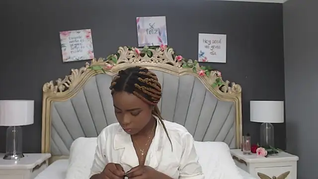 LindaBird online show from March 22, 2025, 3:53 pm