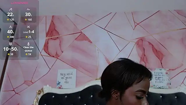 LindaBird online show from February 3, 2026, 11:21 pm