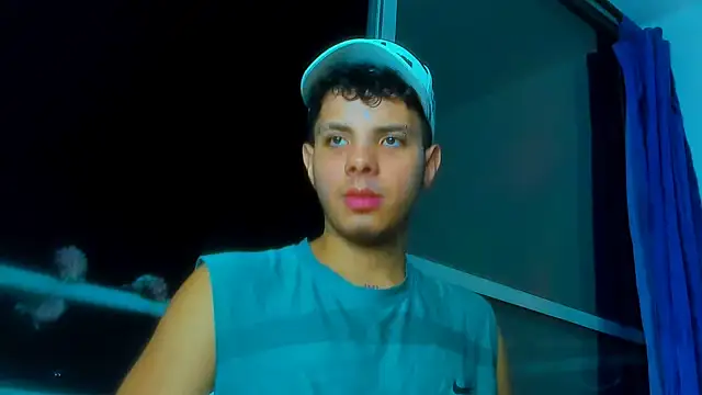 Snapshot of Alessandro_1610 chatting on November 16, 2025, 11:54 pm Alessandro 1610 online show from November 16, 2025, 11:54 pm