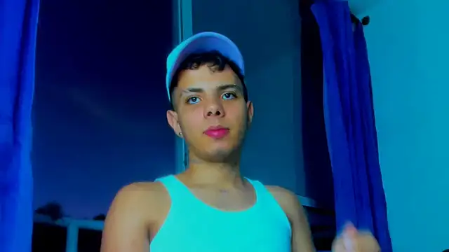 Snapshot of Alessandro_1610 chatting on November 22, 2025, 11:04 pm Alessandro 1610 online show from November 22, 2025, 11:04 pm