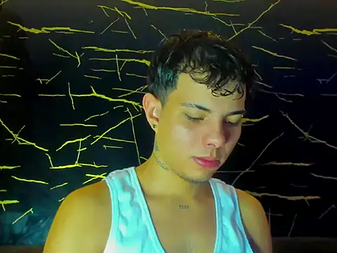 Snapshot of Alessandro_1610 chatting on May 17, 2026, 5:38 am Alessandro 1610 online show from May 17, 2026, 5:38 am