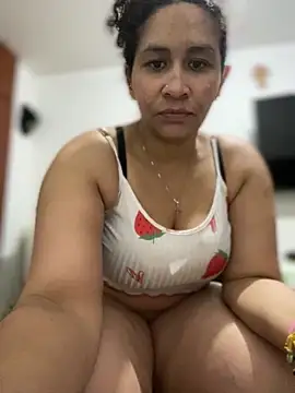 Carola-Ross online show from April 22, 2026, 2:07 pm