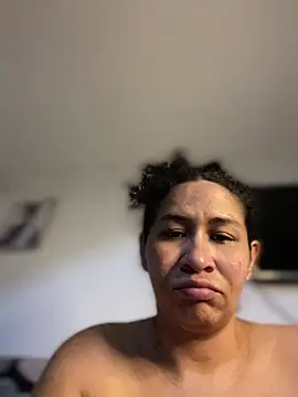 Snapshot of Carola-Ross chatting on June 6, 2026, 1:38 pm Carola-Ross online show from June 6, 2026, 1:38 pm