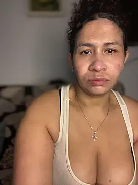 Snapshot of Carola-Ross chatting on July 6, 2026, 11:51 am Carola-Ross online show from July 6, 2026, 11:51 am