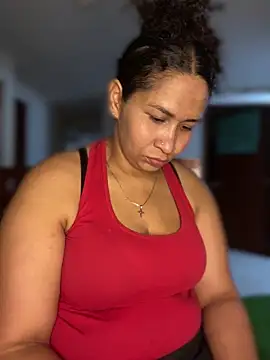 Snapshot of Carola-Ross chatting on July 23, 2026, 12:14 pm Carola-Ross online show from July 23, 2026, 12:14 pm