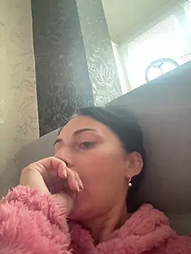 Snapshot of Miroslava1247 chatting on October 26, 2025, 10:10 am Miroslava1247 online show from October 26, 2025, 10:10 am