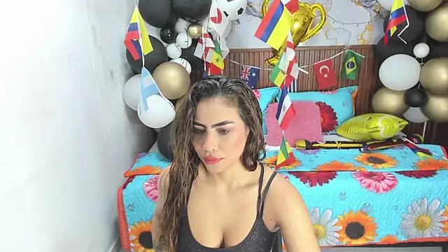 Holly 22 online show from July 3, 2026, 11:05 am