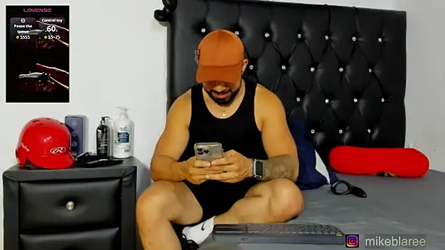 Snapshot of mikeblaree chatting on June 10, 2026, 10:08 pm mikeblaree online show from June 10, 2026, 10:08 pm
