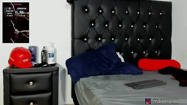 Snapshot of mikeblaree chatting on June 11, 2026, 12:32 am mikeblaree online show from June 11, 2026, 12:32 am