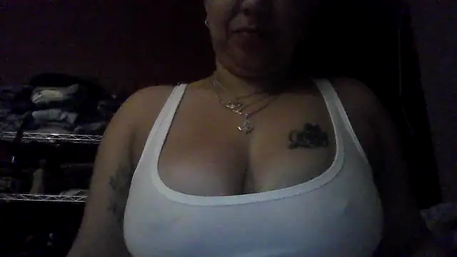 Snapshot of SweetSexyLatina chatting on June 23, 2026, 2:15 pm SweetSexyLatina online show from June 23, 2026, 2:15 pm
