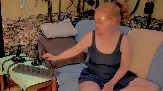 Snapshot of Scarlett_Switch chatting on November 13, 2025, 9:14 pm Scarlett Switch online show from November 13, 2025, 9:14 pm