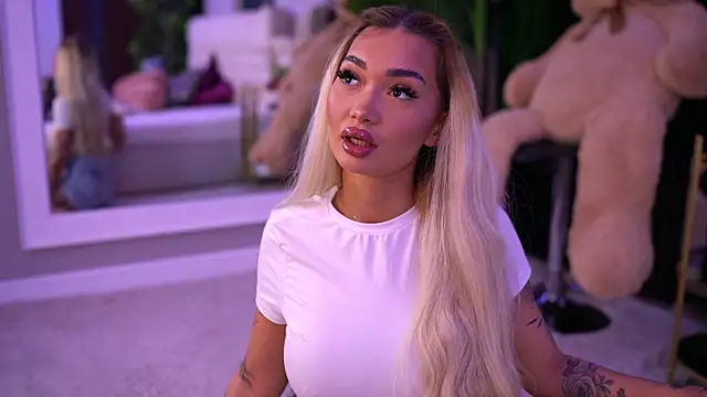 Snapshot of SashaFerrera chatting on September 19, 2025, 6:41 pm SashaFerrera online show from September 19, 2025, 6:41 pm